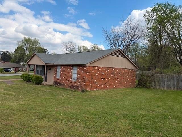 3884 KERSTON DR, Memphis, TN 38128