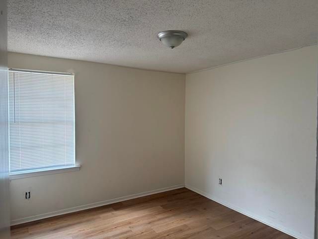 3884 KERSTON DR, Memphis, TN 38128