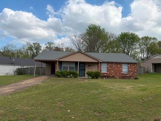 3884 KERSTON DR, Memphis, TN 38128