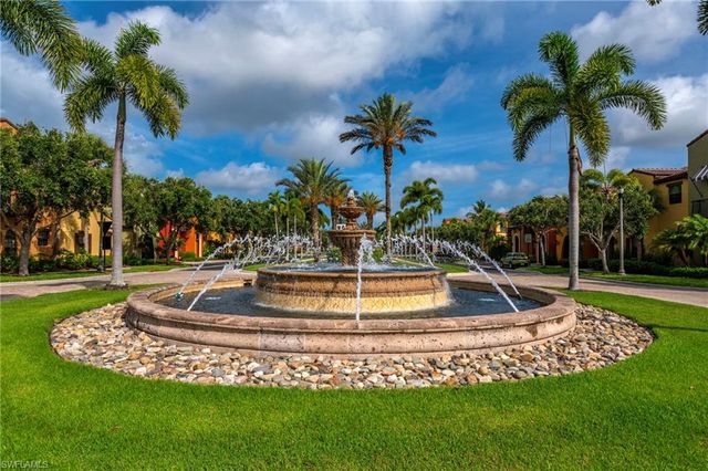 9066 Albion LN N 5106, Naples, FL 34113