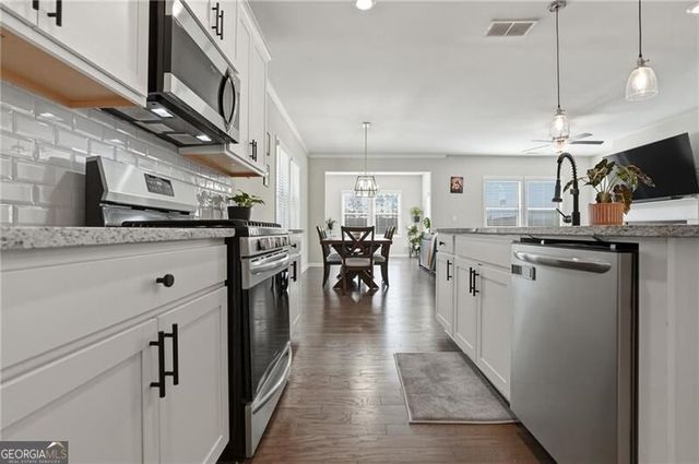 504 Elm Bluff Way, Lawrenceville, GA 30043