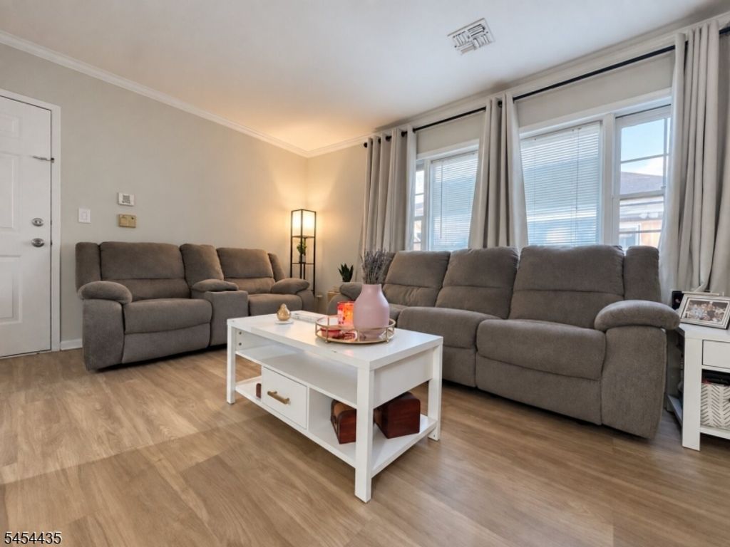 112 Sherwood Ave 7, Paterson City, NJ 07502 — photo 2