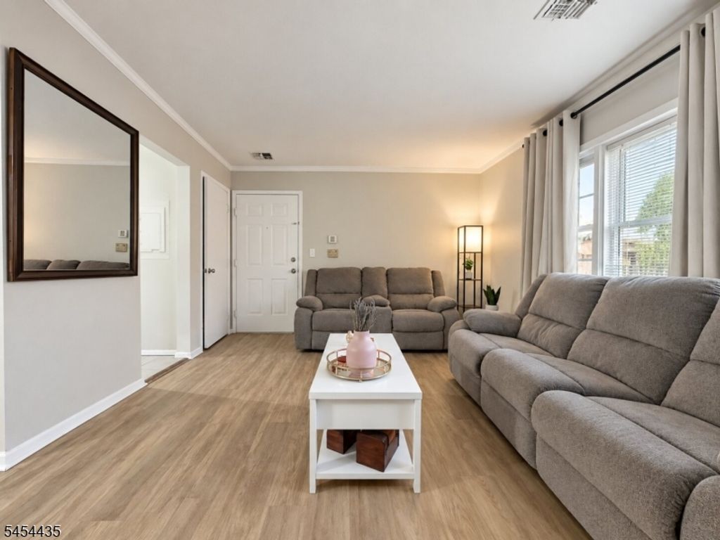 112 Sherwood Ave 7, Paterson City, NJ 07502 — photo 3