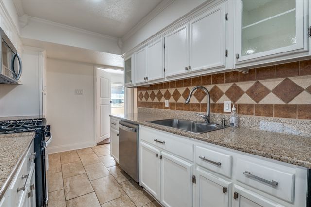 203 Timothy Trail, Duncanville, TX 75137