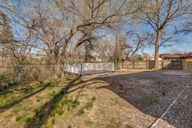 203 Timothy Trail, Duncanville, TX 75137