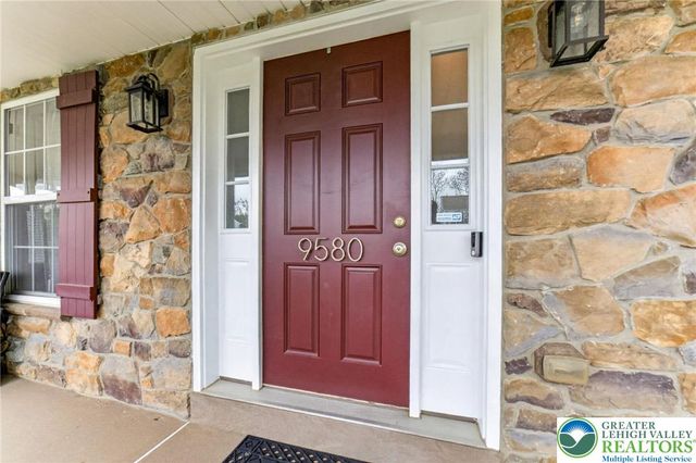 9580 Sleepy Hollow Lane, Upper Macungie Twp, PA 18031
