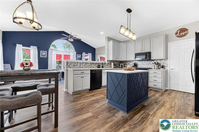 9580 Sleepy Hollow Lane, Upper Macungie Twp, PA 18031