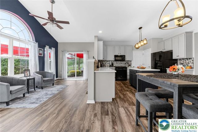 9580 Sleepy Hollow Lane, Upper Macungie Twp, PA 18031