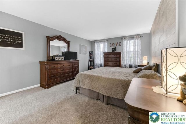 9580 Sleepy Hollow Lane, Upper Macungie Twp, PA 18031