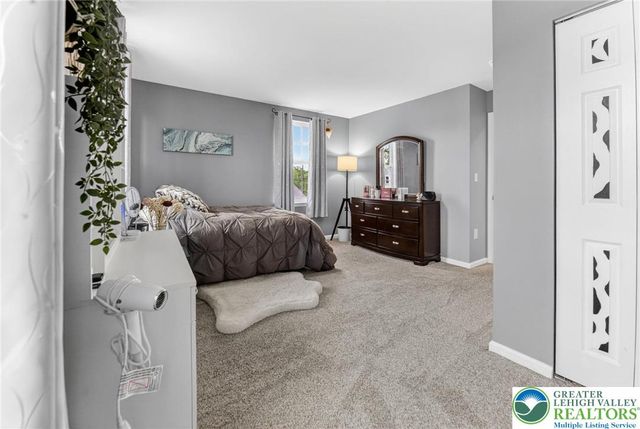 9580 Sleepy Hollow Lane, Upper Macungie Twp, PA 18031