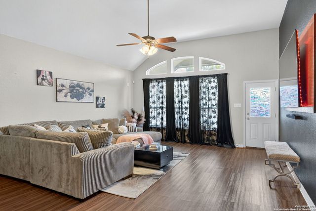 8818 Falcon Park, Converse, TX 78109