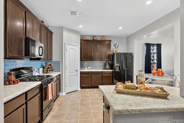 8818 Falcon Park, Converse, TX 78109