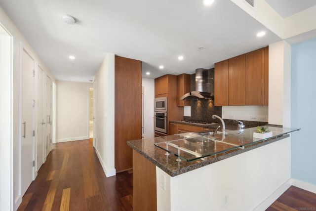 1205 Pacific Highway 1203, San Diego, CA 92101