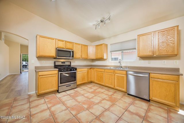 12253 N Brightridge Drive, Oro Valley, AZ 85755