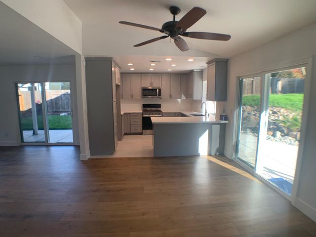 129 Cerrito Dr, Folsom, CA 95630