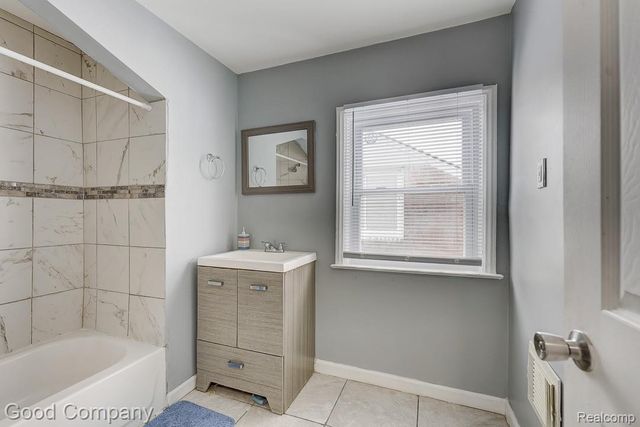 18669 Coyle Street, Detroit, MI 48235
