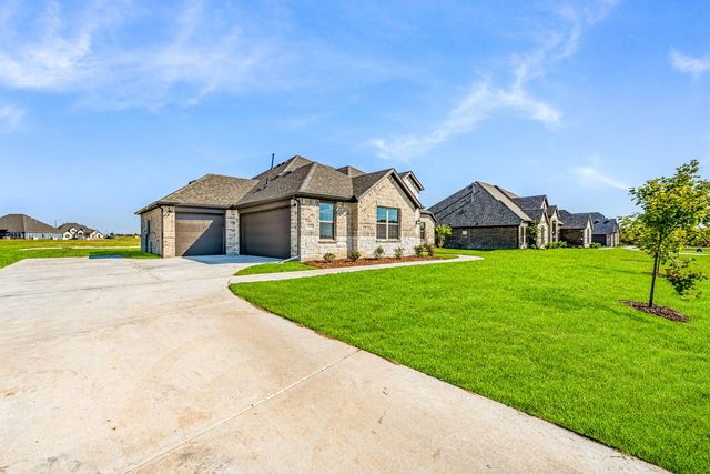 8355 Forest Glade, Greenville, TX 75402