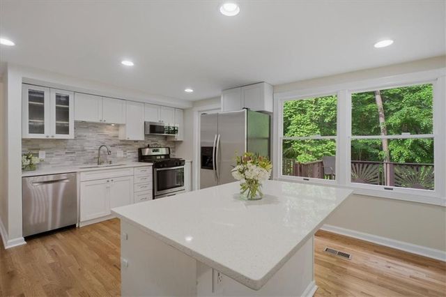 9470 Hillside Drive, Roswell, GA 30076