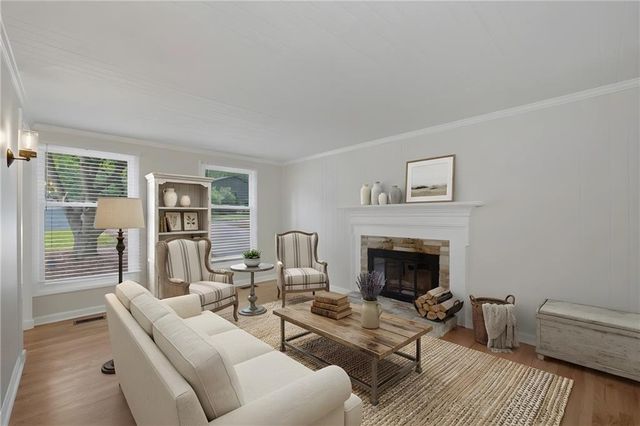 9470 Hillside Drive, Roswell, GA 30076
