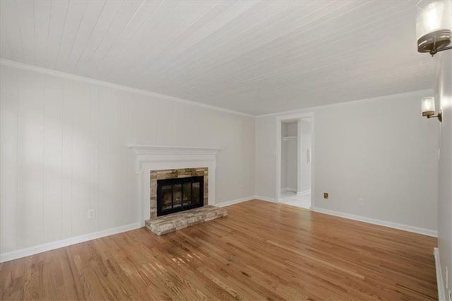 9470 Hillside Drive, Roswell, GA 30076