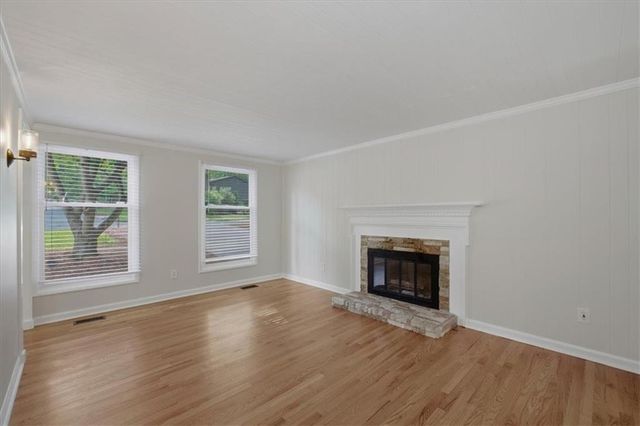 9470 Hillside Drive, Roswell, GA 30076