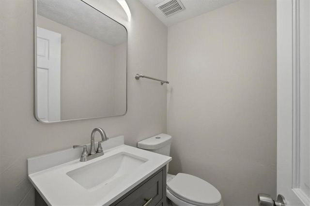 9470 Hillside Drive, Roswell, GA 30076