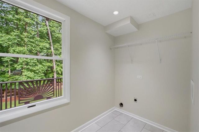 9470 Hillside Drive, Roswell, GA 30076