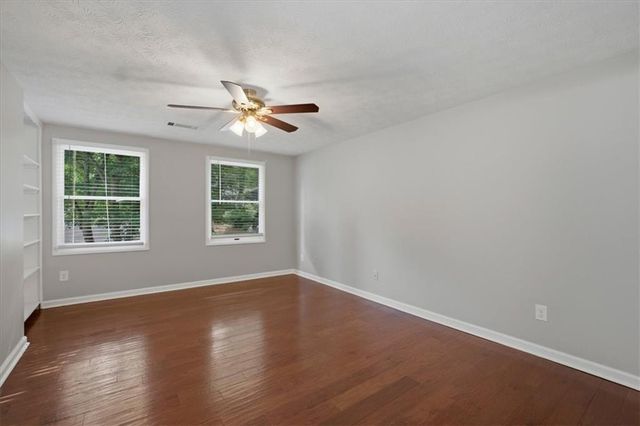 9470 Hillside Drive, Roswell, GA 30076