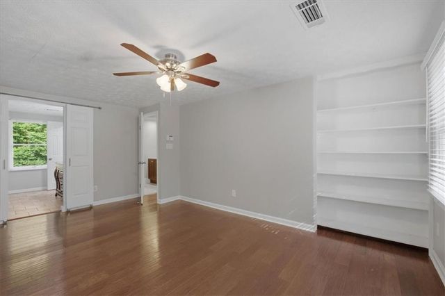 9470 Hillside Drive, Roswell, GA 30076