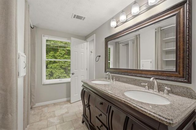 9470 Hillside Drive, Roswell, GA 30076