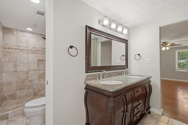 9470 Hillside Drive, Roswell, GA 30076