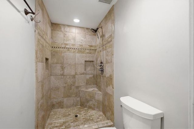 9470 Hillside Drive, Roswell, GA 30076