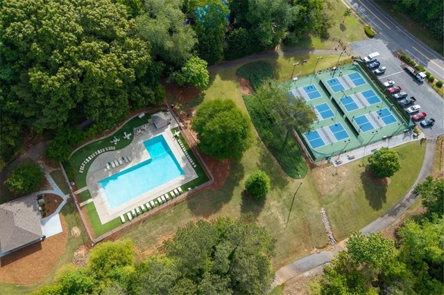 9470 Hillside Drive, Roswell, GA 30076