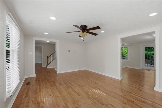 9470 Hillside Drive, Roswell, GA 30076