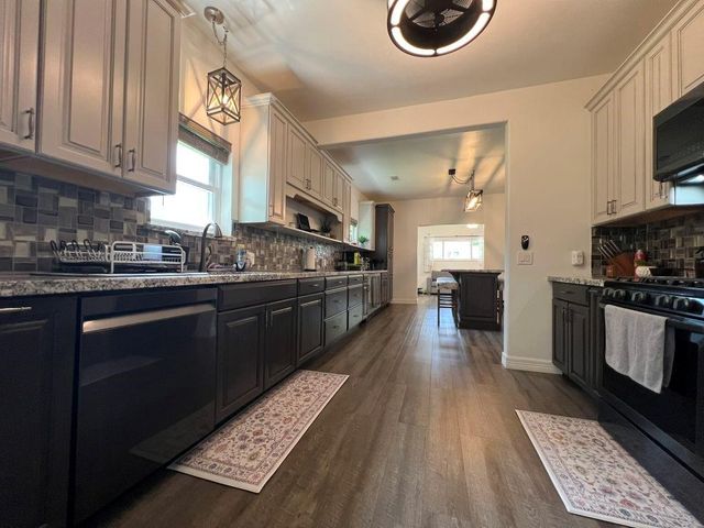 103 W Barrow Street, Dayton, TX 77535