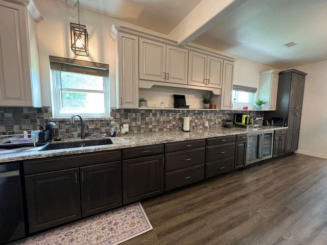 103 W Barrow Street, Dayton, TX 77535