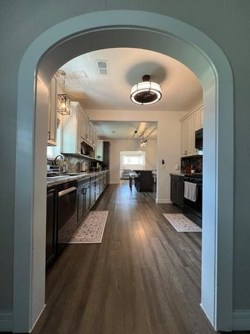 103 W Barrow Street, Dayton, TX 77535