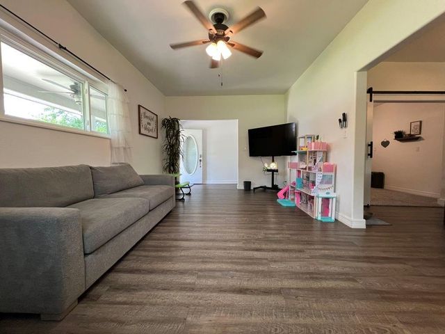 103 W Barrow Street, Dayton, TX 77535