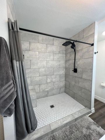 103 W Barrow Street, Dayton, TX 77535