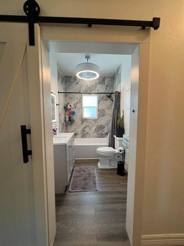 103 W Barrow Street, Dayton, TX 77535