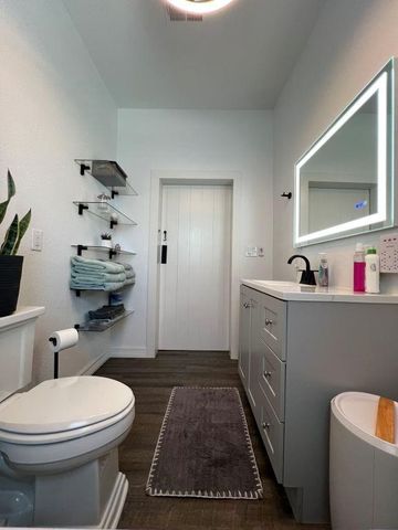 103 W Barrow Street, Dayton, TX 77535
