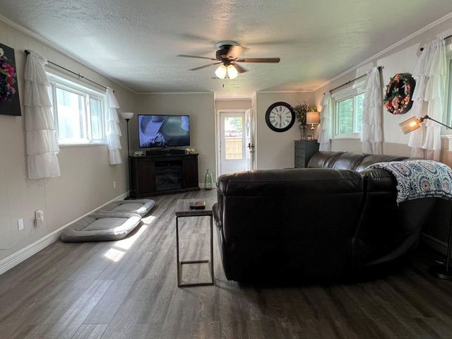 103 W Barrow Street, Dayton, TX 77535