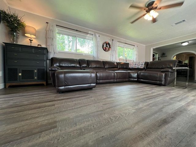 103 W Barrow Street, Dayton, TX 77535