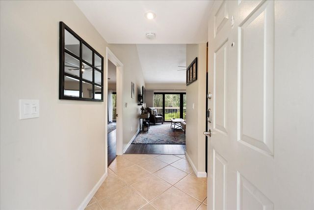 11863 Wimbledon Circle 538, Wellington, FL 33414