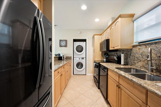 11863 Wimbledon Circle 538, Wellington, FL 33414