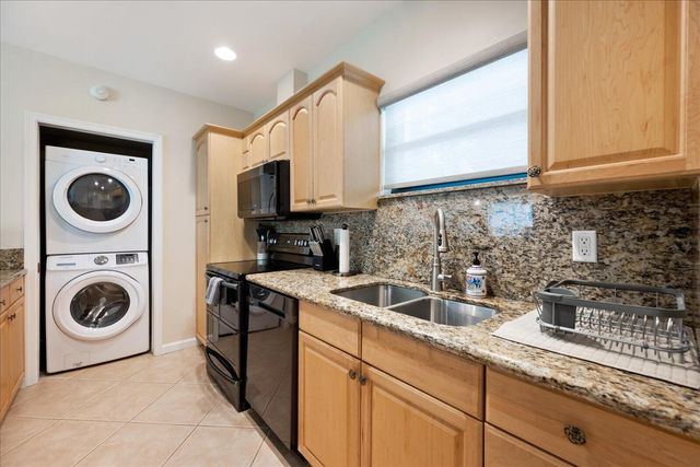 11863 Wimbledon Circle 538, Wellington, FL 33414