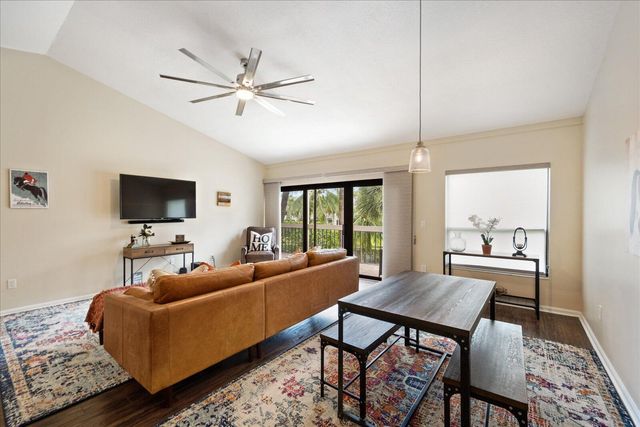 11863 Wimbledon Circle 538, Wellington, FL 33414