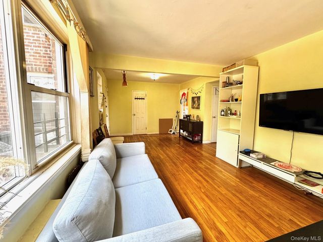 138-29 Jewel Ave 2D, Kew Garden Hills, NY 11367