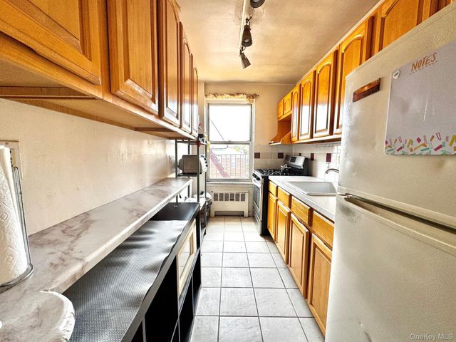 138-29 Jewel Ave 2D, Kew Garden Hills, NY 11367