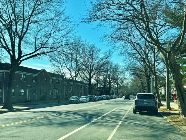 138-29 Jewel Ave 2D, Kew Garden Hills, NY 11367